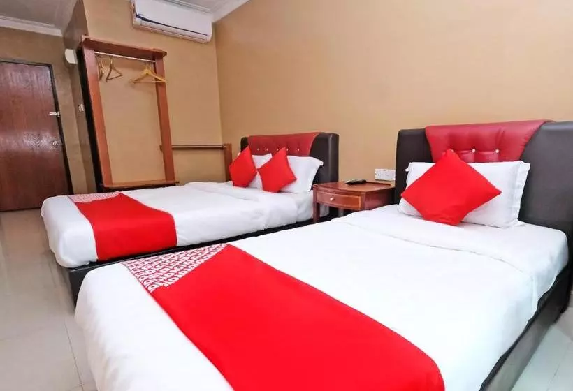 ホテル Oyo 707 Ayuni