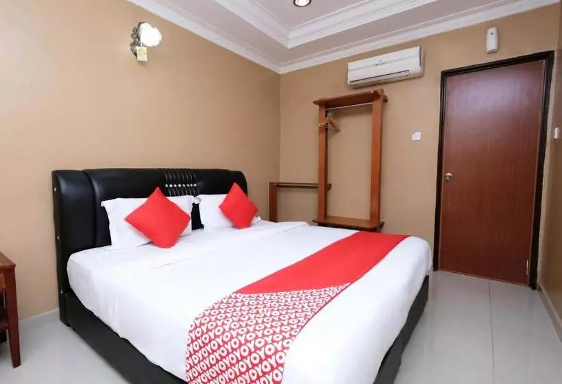 ホテル Oyo 707 Ayuni