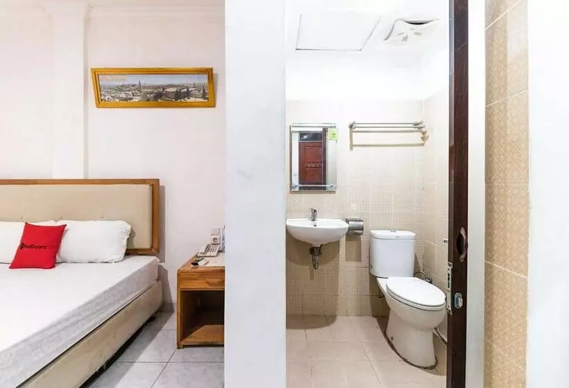Hotelli Reddoorz @ Jalan Mojopahit Medan