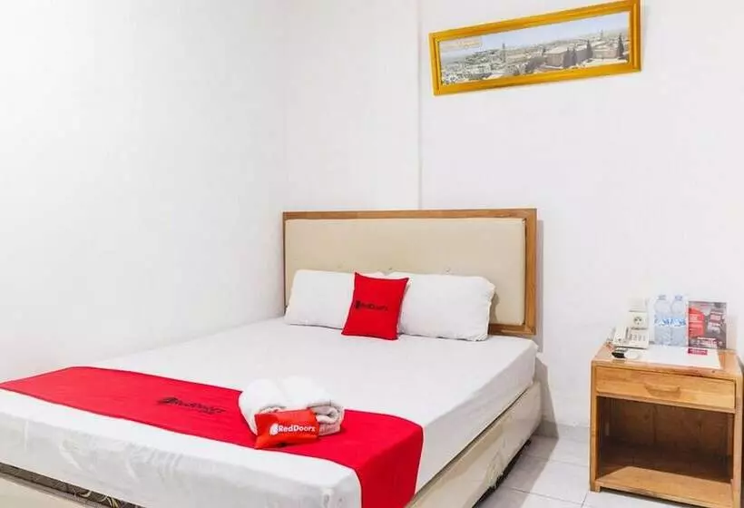 Hotelli Reddoorz @ Jalan Mojopahit Medan