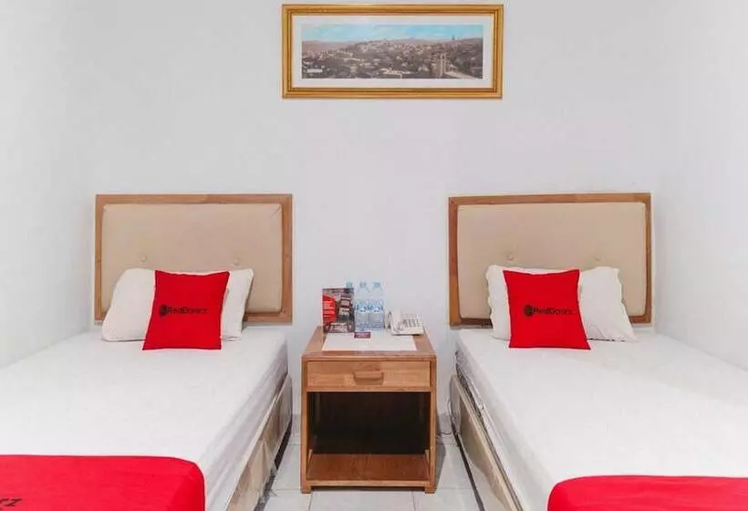 Hotelli Reddoorz @ Jalan Mojopahit Medan