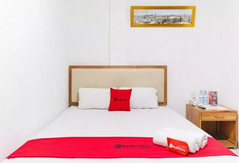 Hotelli Reddoorz @ Jalan Mojopahit Medan