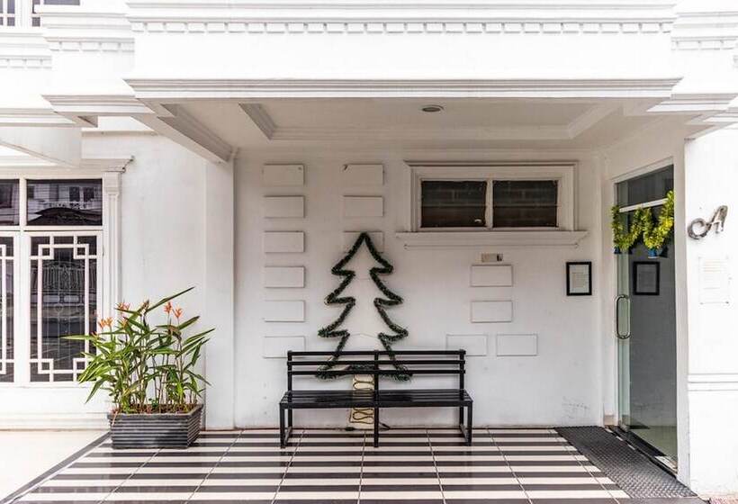 בית מלון כפרי Reddoorz @ Jalan Mojopahit Medan