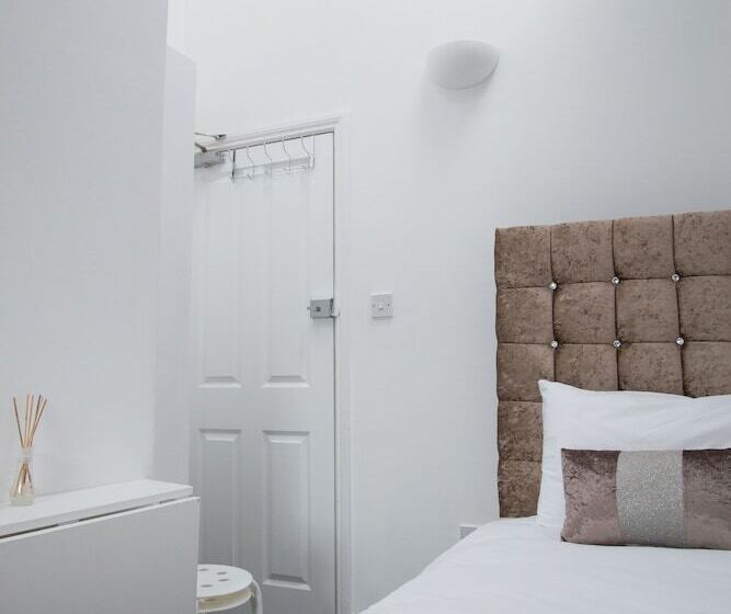 호텔 Beckenham High Street