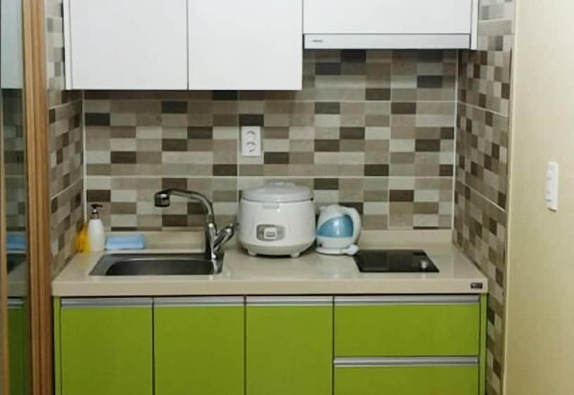 호텔 Tongyeong Beach Castle