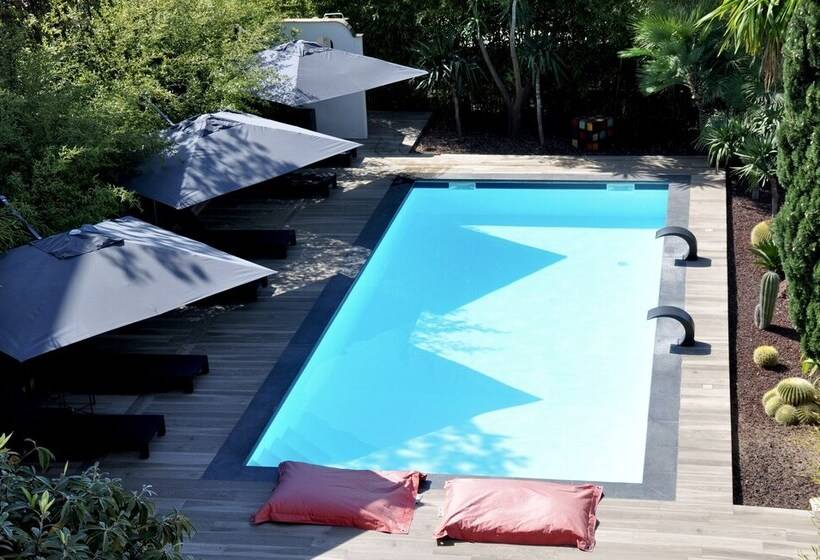 פנסיון The Address Cassis