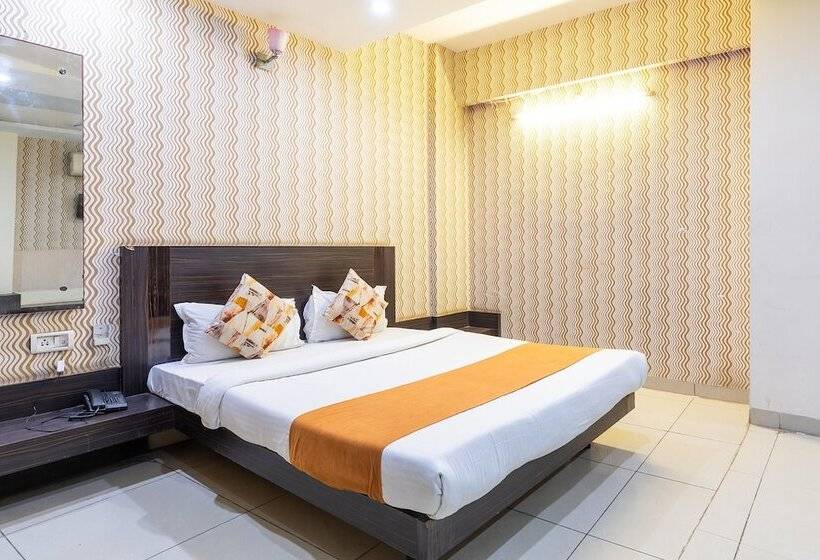 Fabhotel Shree Regency
