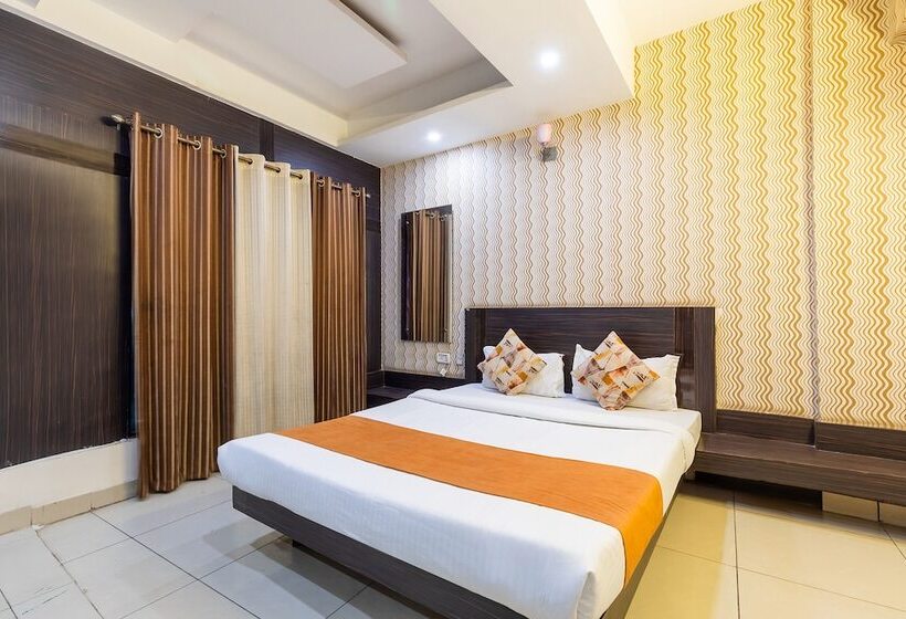 Fabhotel Shree Regency