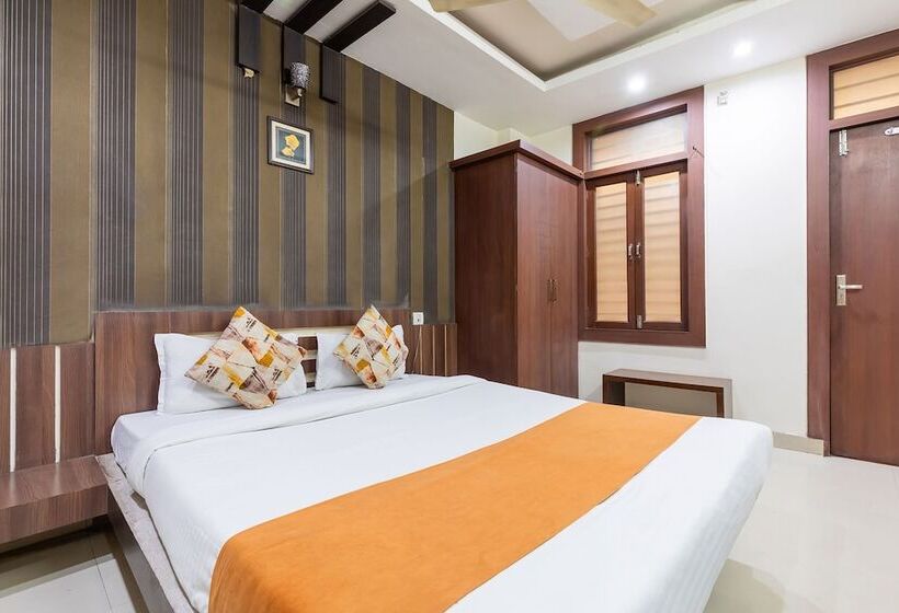 Fabhotel Shree Regency