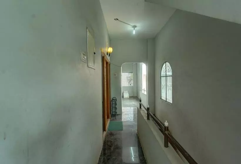 ホテル Oyo 25080 Vivekam Home Stay
