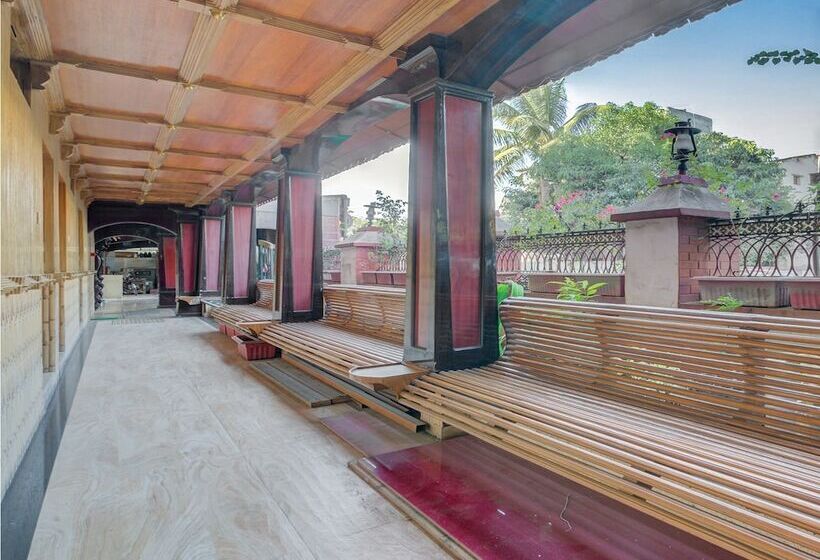 Отель Oyo 26855 Kailasdham