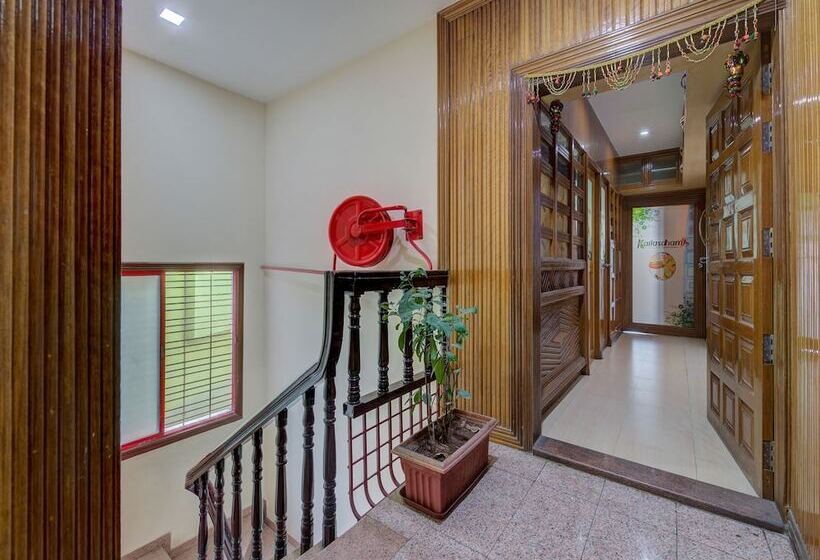 Отель Oyo 26855 Kailasdham