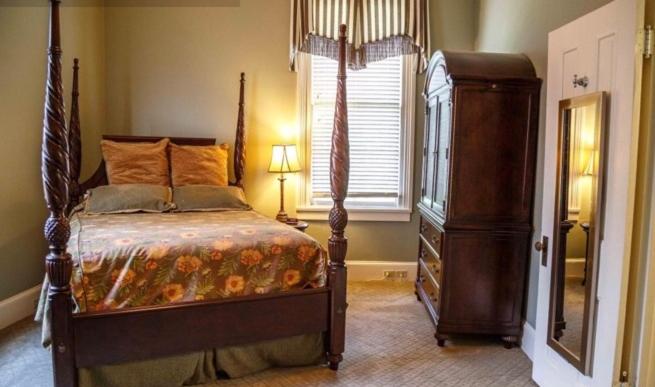 住宿加早餐  Clark House Inn