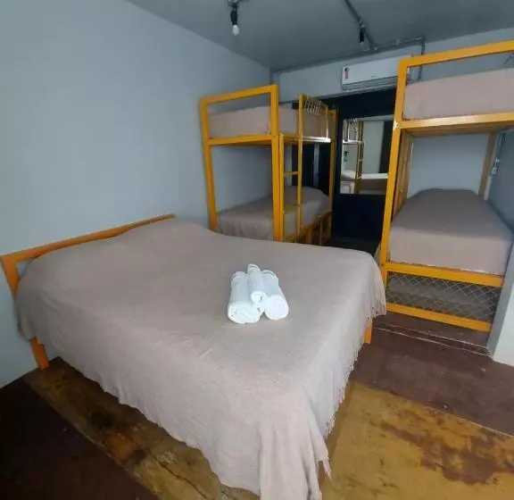 Eco Hostel & Suítes