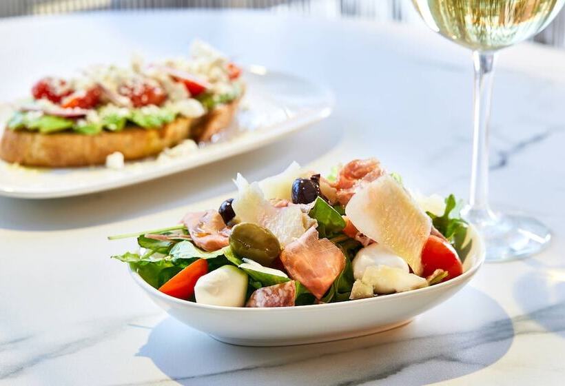 Ac Hotel By Marriott Miami Airport West/doral