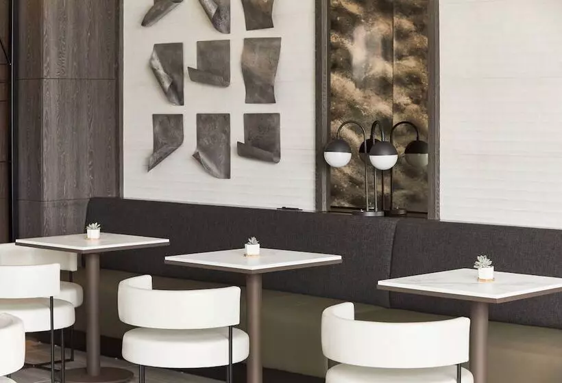 Ac Hotel By Marriott Miami Airport West/doral