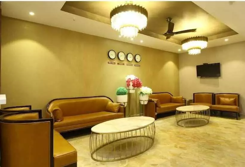 ホテル Sindhura Grand