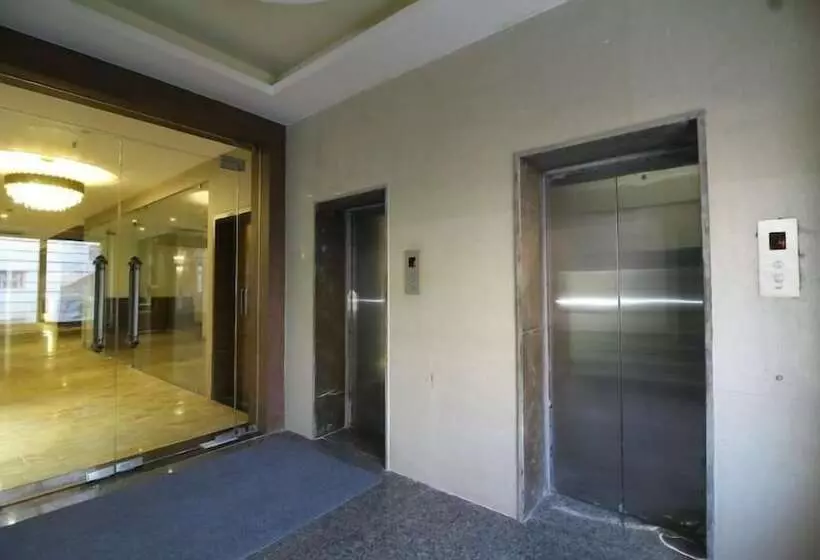 ホテル Sindhura Grand