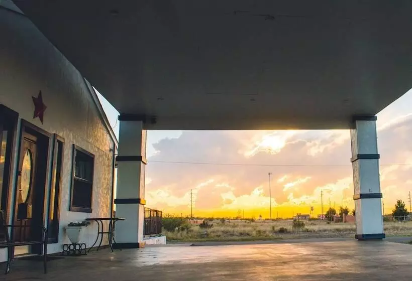 Motelli Riata Inn  Marfa