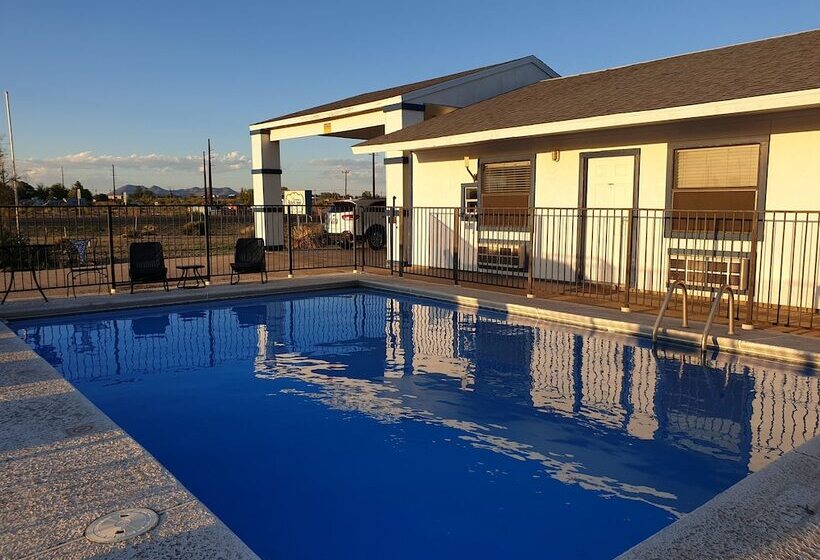 فندق على الطريق Riata Inn  Marfa