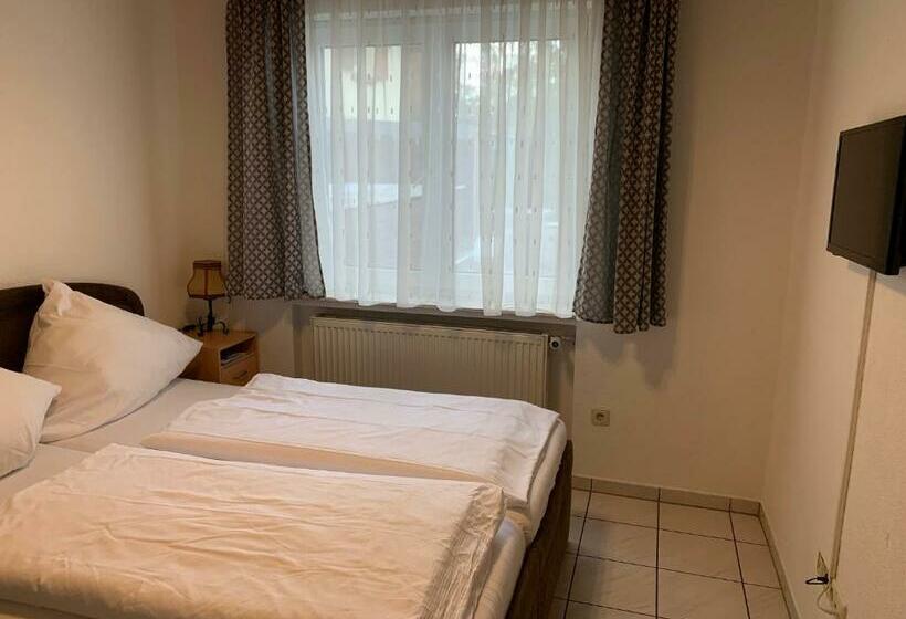 Schnitzelhaus Und Pension Stadt Rosbach