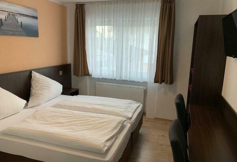 Schnitzelhaus Und Pension Stadt Rosbach