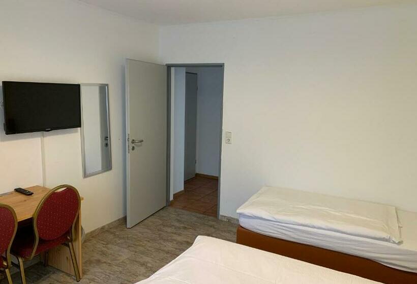 Schnitzelhaus Und Pension Stadt Rosbach