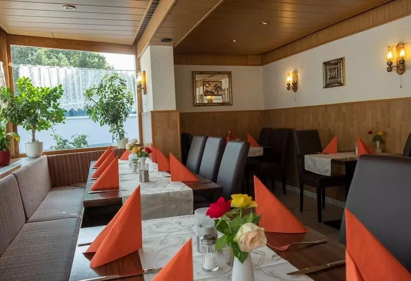 Schnitzelhaus Und Pension Stadt Rosbach