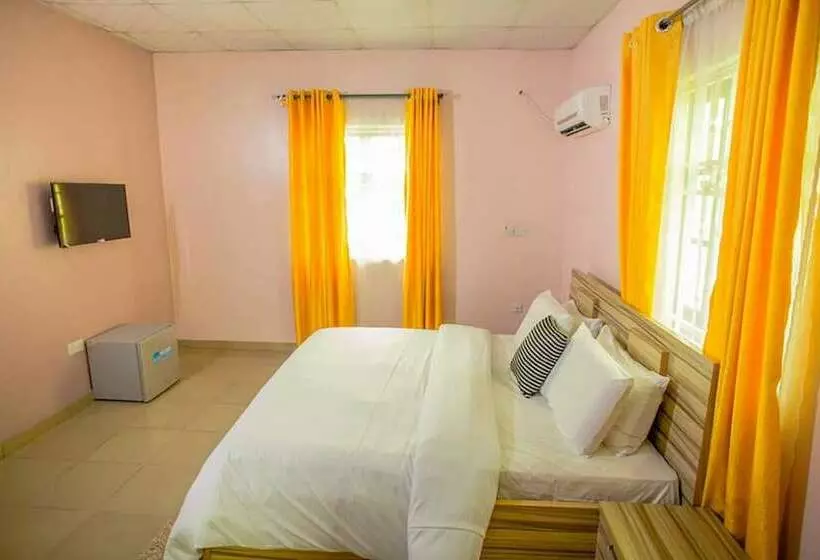 Eclipse Hotel And Lounge