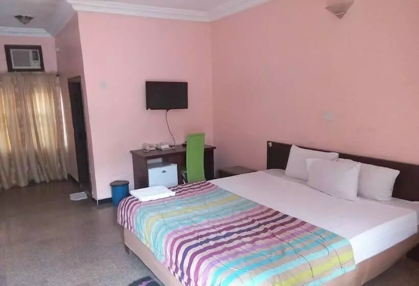 Eclipse Hotel And Lounge