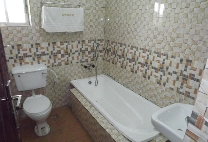 Eclipse Hotel And Lounge