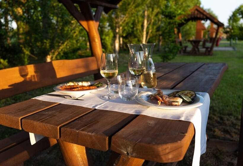 בית מלון כפרי Lino Delle Fate Eco Resort