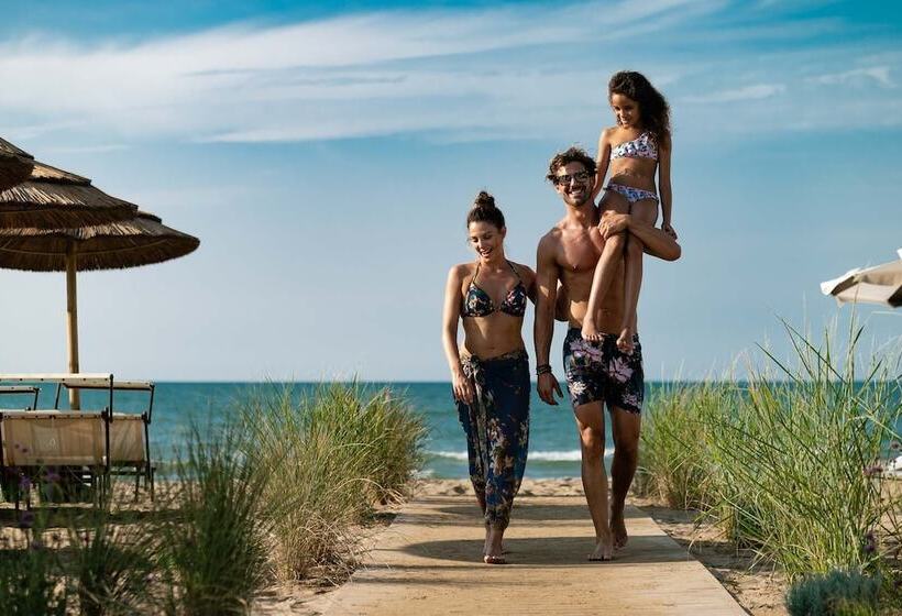 בית מלון כפרי Lino Delle Fate Eco Resort