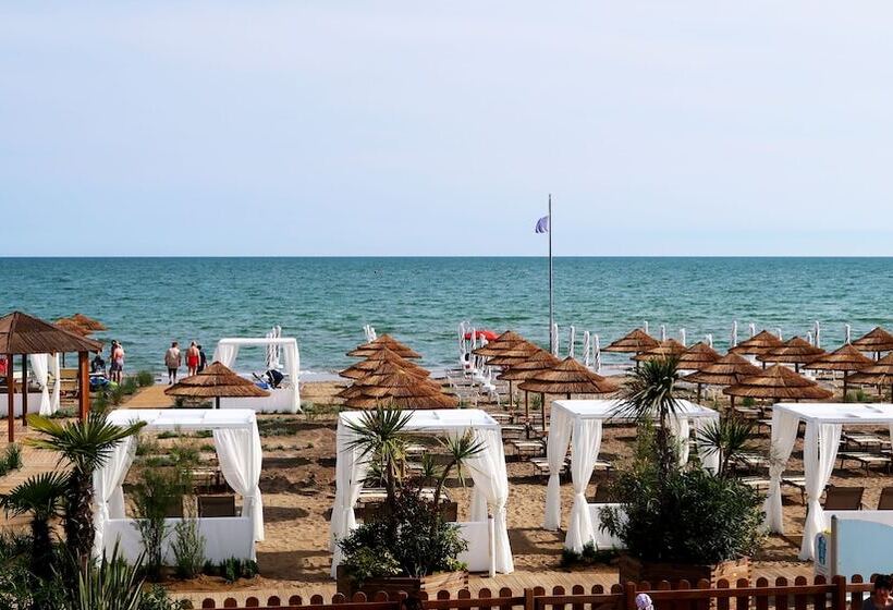 בית מלון כפרי Lino Delle Fate Eco Resort