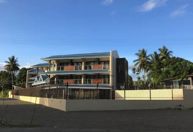 בית מלון כפרי Nambis Inn