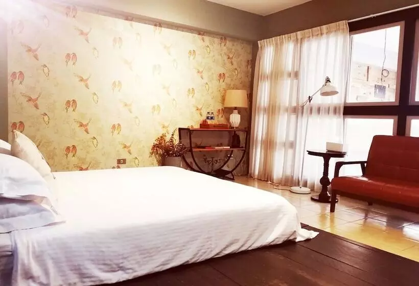 تختخواب و صبحانه 小步洋樓民宿kokokara House