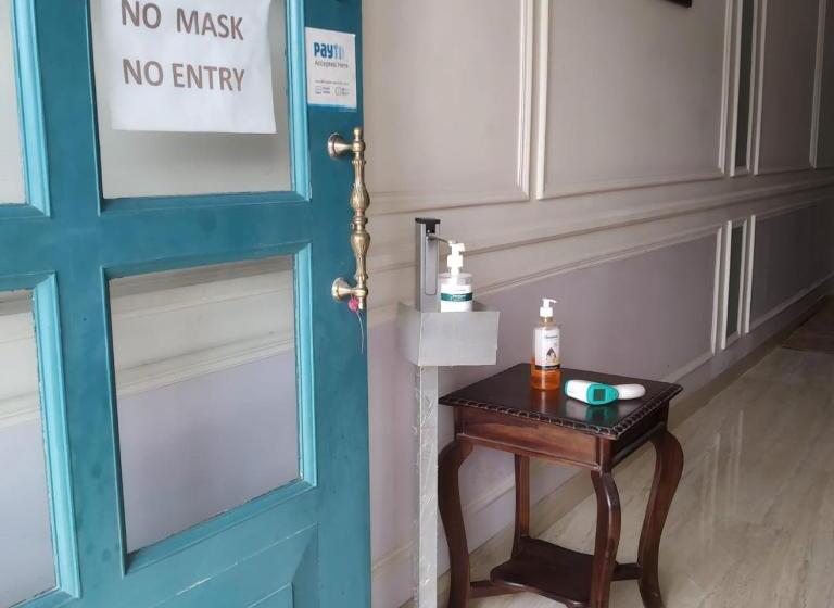 Pensionat Lakeside Inn Ratanada