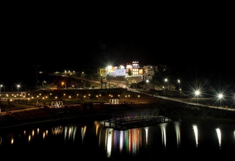 Pensionat Lakeside Inn Ratanada