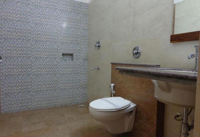 Pensionat Lakeside Inn Ratanada