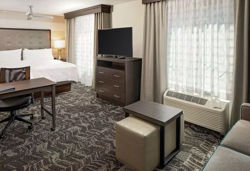 Hotelli Homewood Suites By Hilton Ronkonkoma