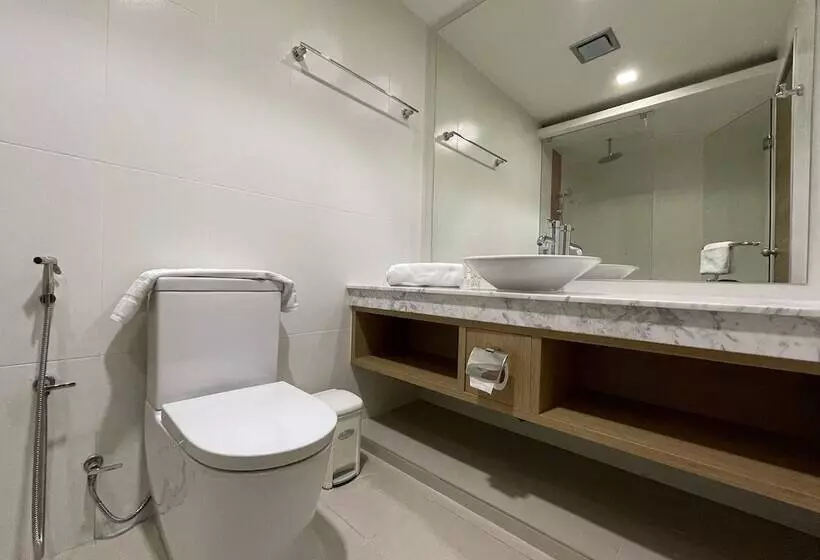 Huvan Beach Hotel At Hulhumale