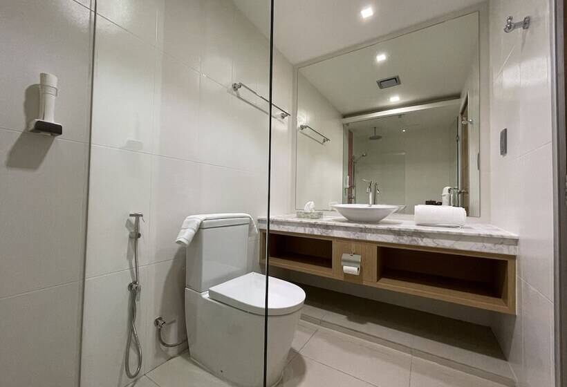 Huvan Beach Hotel At Hulhumale