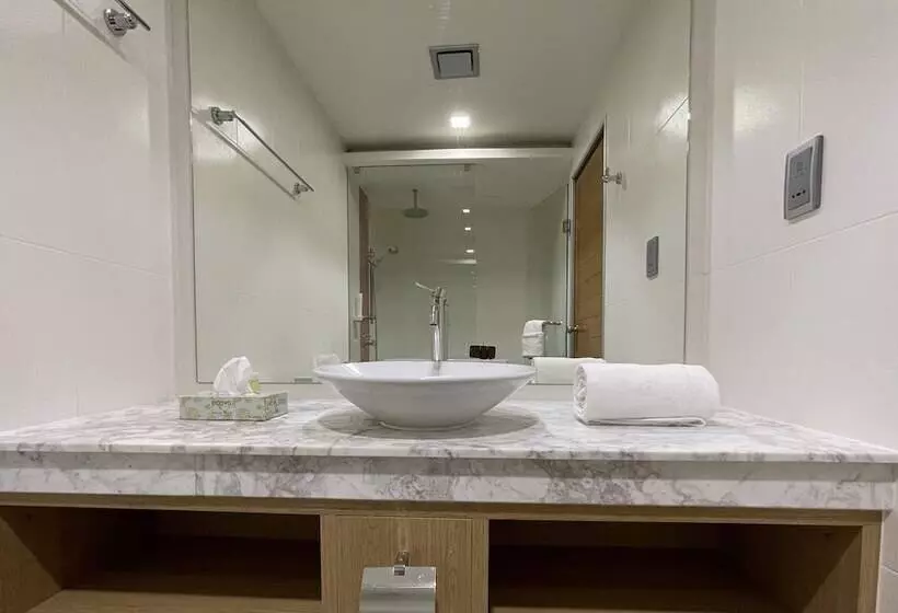 Huvan Beach Hotel At Hulhumale