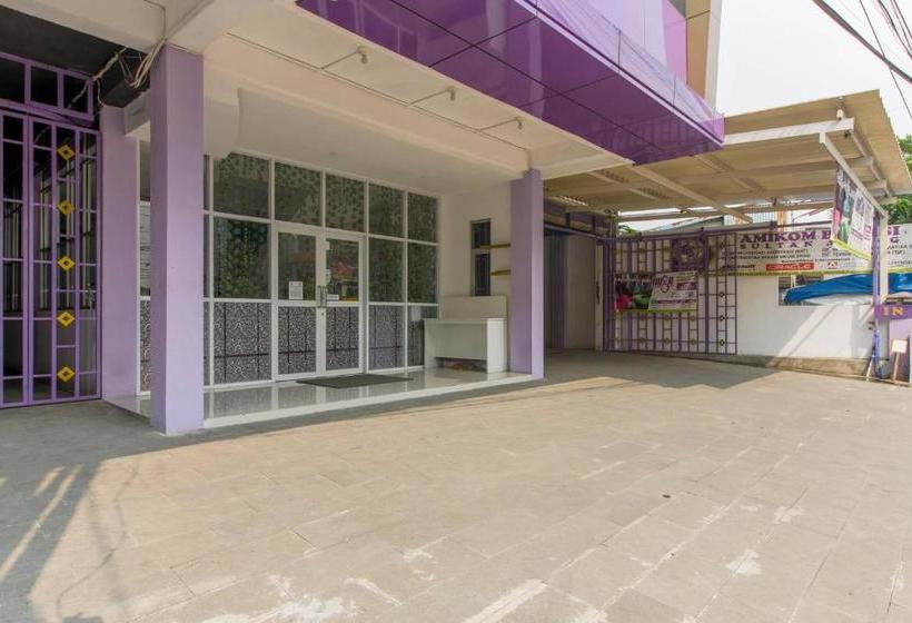 בית מלון כפרי Reddoorz Plus Near Stasiun Bekasi