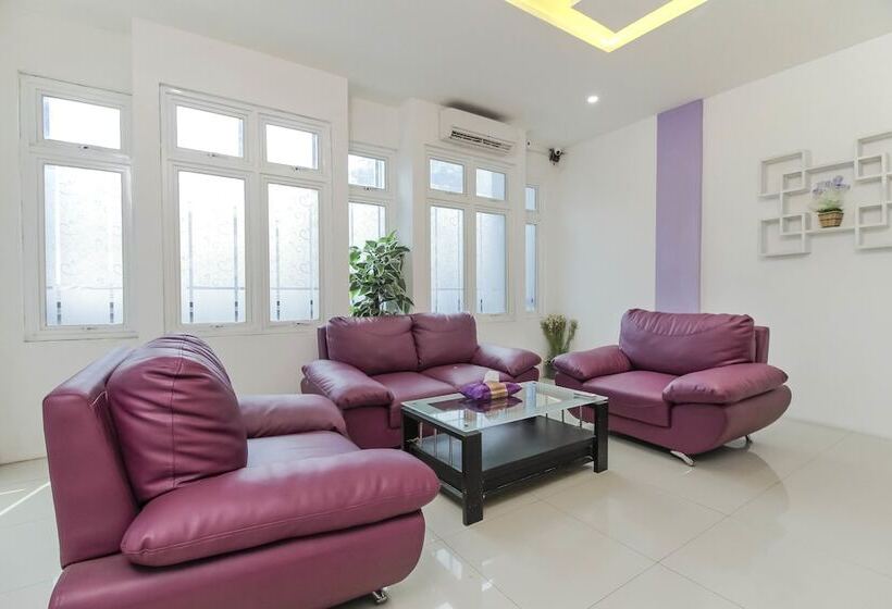 בית מלון כפרי Reddoorz Plus Near Stasiun Bekasi