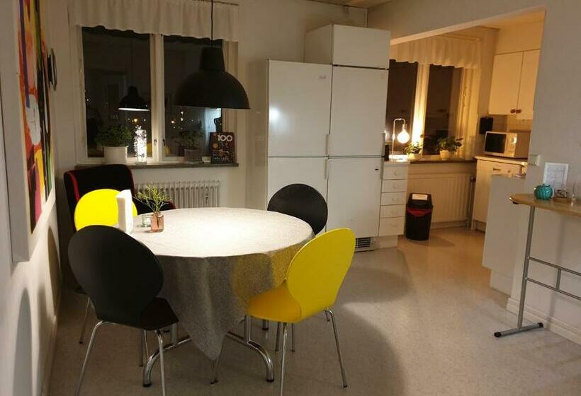 מוטל Rum I Centrum