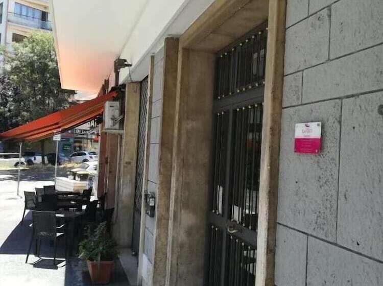 پانسیون Lanzies Guesthouse