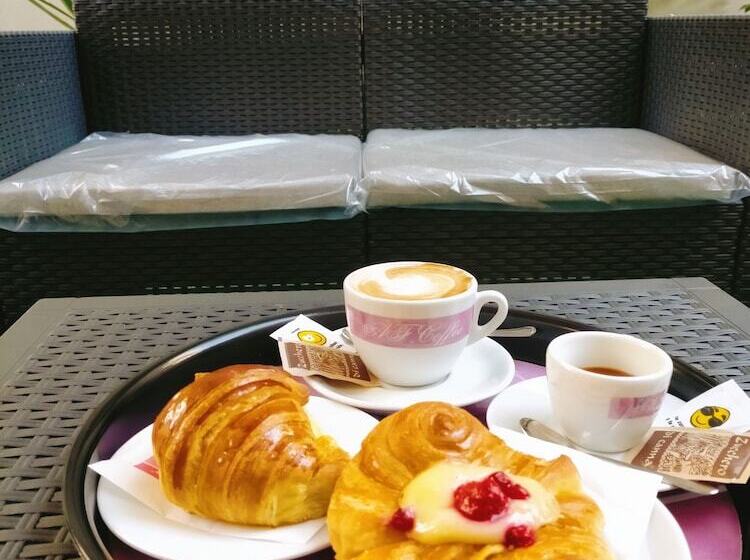 پانسیون Lanzies Guesthouse