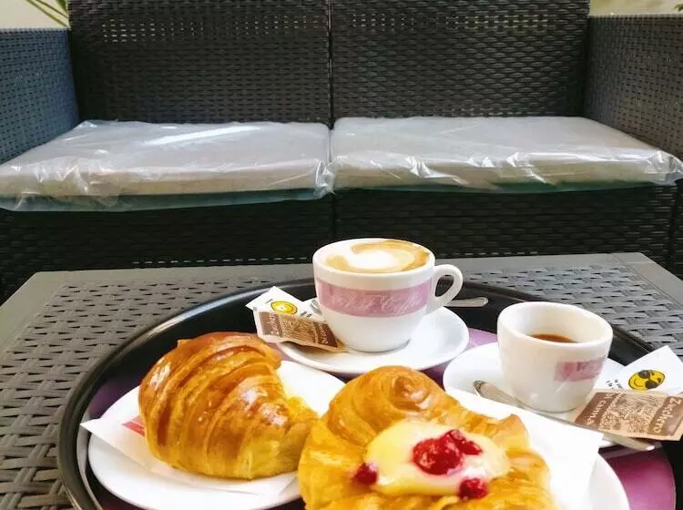 پانسیون Lanzies Guesthouse