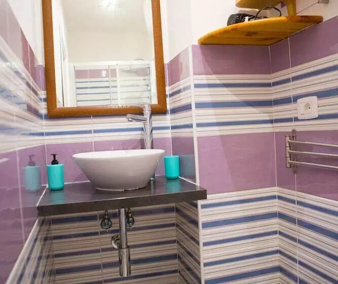 پانسیون Lanzies Guesthouse